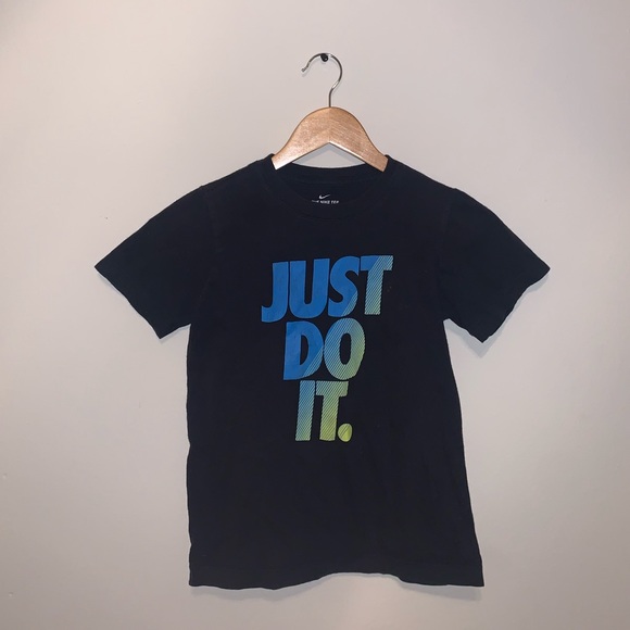 The Nike Tee Boys Black & Blue shirt size S - Picture 2 of 5
